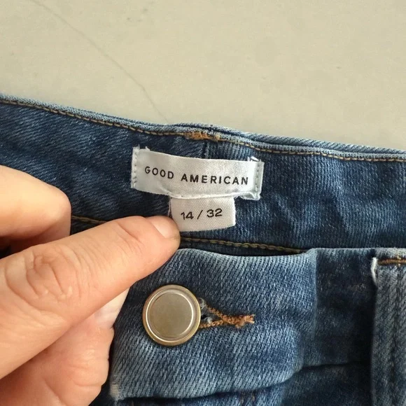 Good American Indigo Denim Jeans - Picture 3 of 4